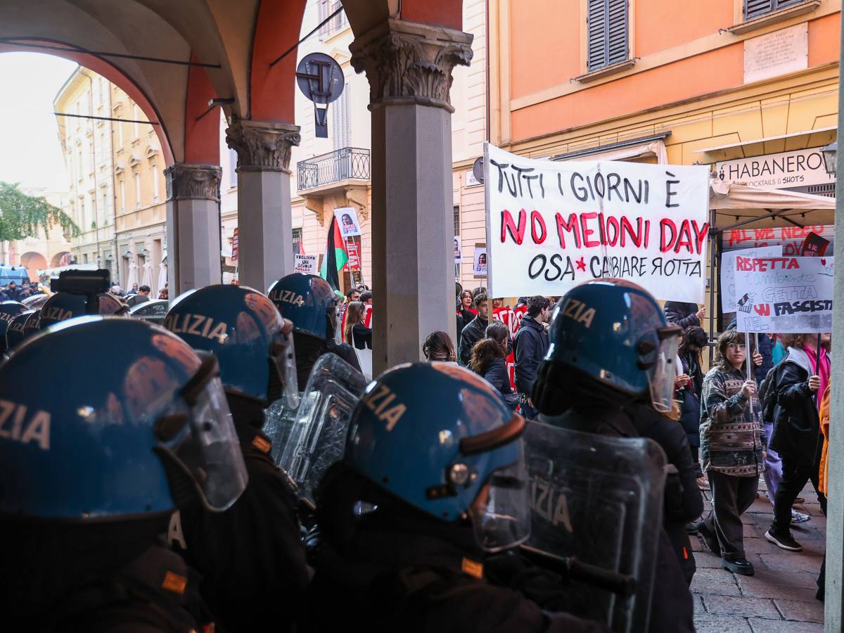 “Sinistra li coccola, ora basta”. Lo sfogo dei poliziotti sui violenti di piazza