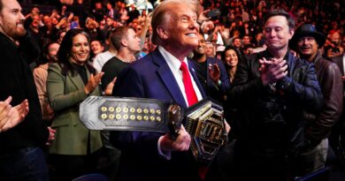 Donald Trump torna al Madison Square Garden per l’incontro UFC, affiancato da Elon Musk e da alleati MAGA