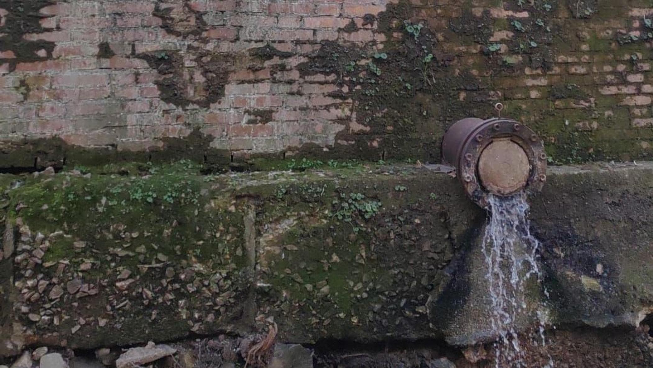 Isola Tiberina, i liquami e gli scarichi di Sora Lella e dell’Israelitico nelle acque del Tevere