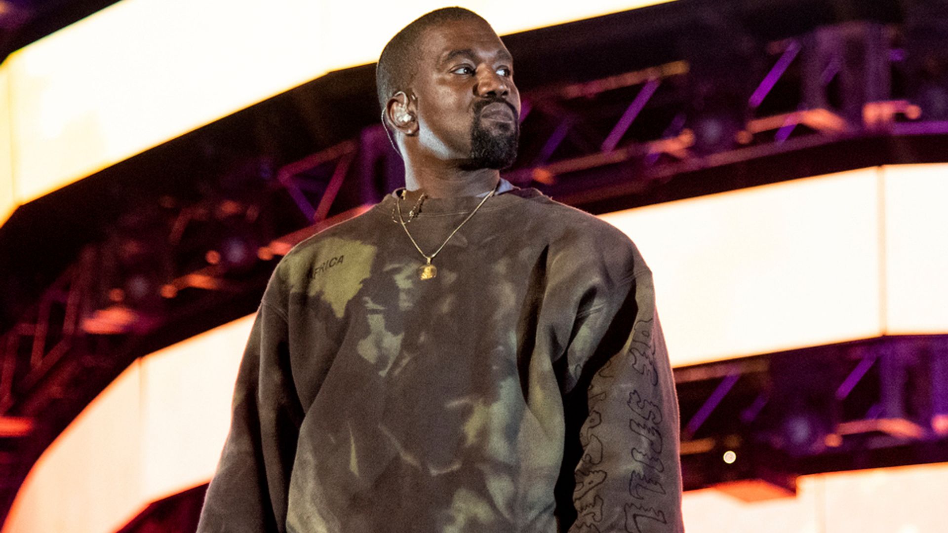 Kanye West accusato di violenza sessuale sul set di un video musicale in una nuova causa legale