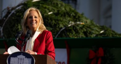 Jill Biden ha scelto da che parte stare nel dibattito “Decorazioni natalizie prima del Ringraziamento?” Dibattito