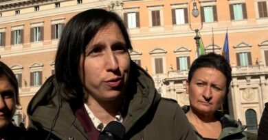 Schlein: “Meloni leader più potente? Bisogna chiedere agli italiani se stanno meglio”. E sul diritto alla casa: “Servono risposte dal governo”