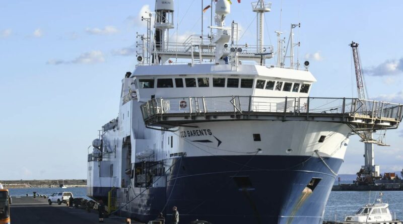 “Leggi assurde”. La Geo Barents frigna contro il governo e lascia il Mediterraneo centrale