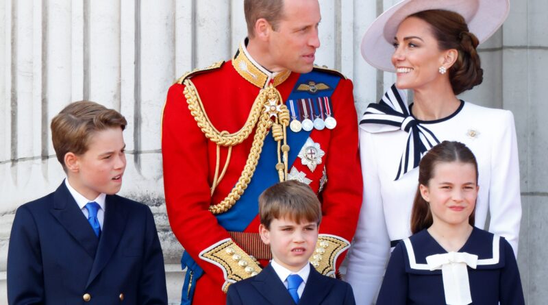 Kate Middleton e il principe William vanno a prendere i bambini per le feste