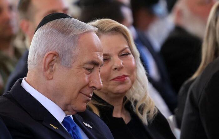 La procura di Israele chiede un’indagine sulla moglie di Netanyahu, Sara