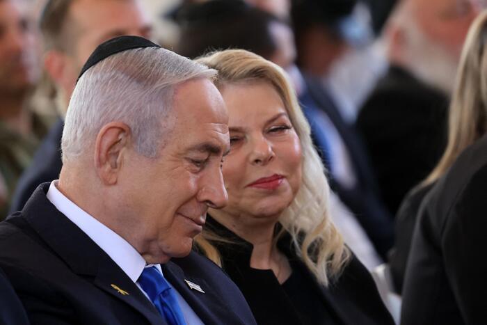 La procura di Israele chiede un’indagine sulla moglie di Netanyahu, Sara