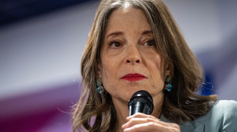 Marianne Williamson annuncia la sua campagna per guidare il Comitato nazionale democratico