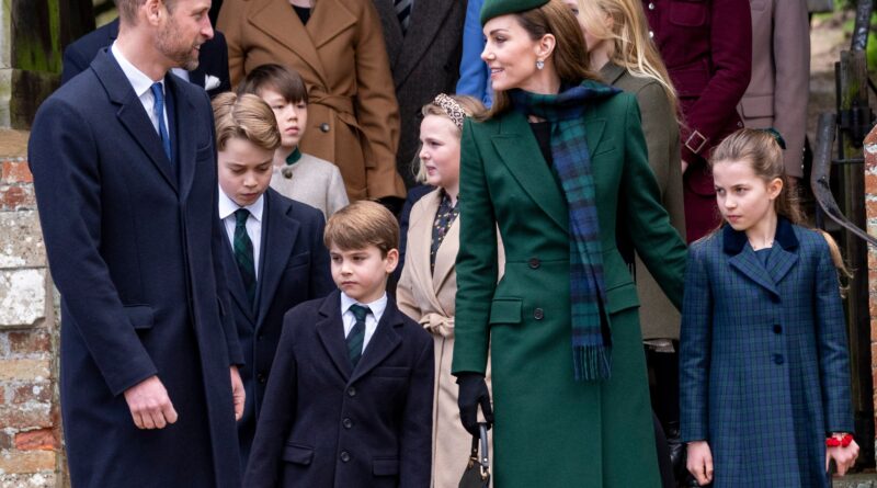 Kate Middleton e il principe William si uniscono a re Carlo e alla regina Camilla per la passeggiata del giorno di Natale