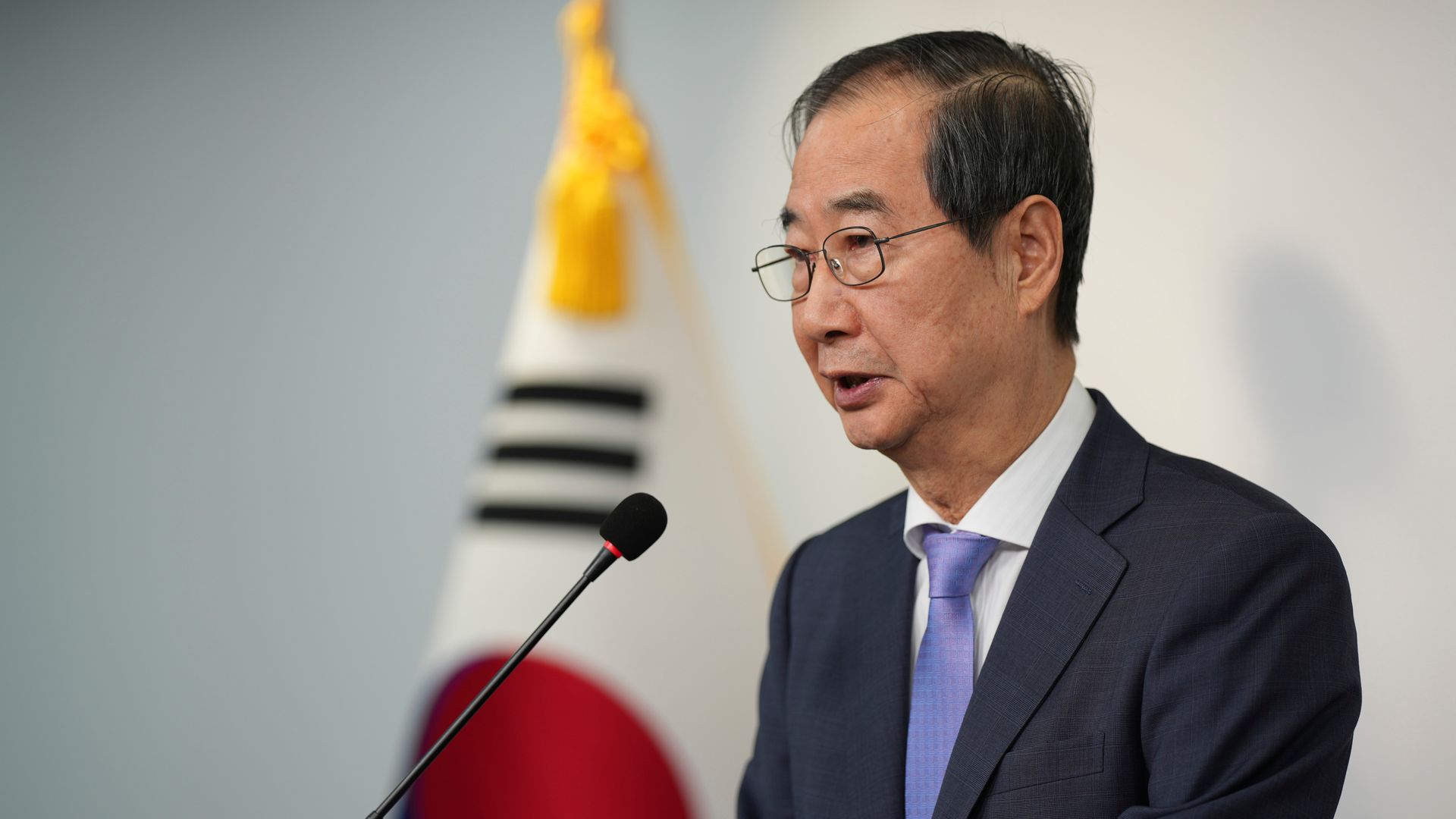 Il parlamento della Corea del Sud mette sotto accusa il presidente ad interim