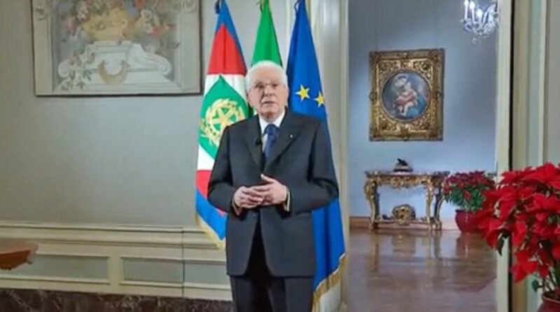 Dall’urgenza della pace allo scandalo dei femminicidi: il video integrale del discorso di fine anno di Mattarella