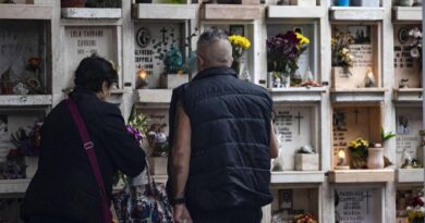 Vanno in cimitero a Udine e non trovano le tombe dei genitori