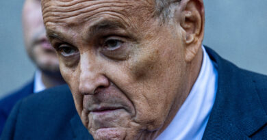 Le cose vanno di male in peggio per Rudy Giuliani