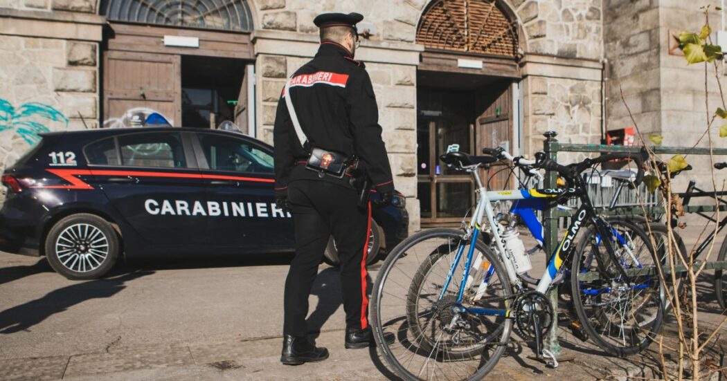 Torino, gli amici gettarono una bici su un ragazzo ai Murazzi: condannata a 16 anni la maggiorenne che guardava