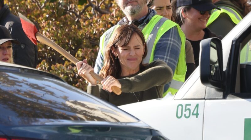 Jennifer Garner e Ben Affleck attirano i paparazzi che rischiano nelle zone pericolose degli incendi