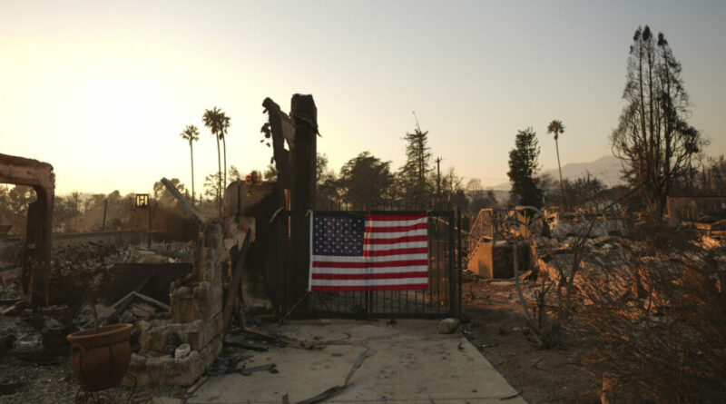 Los Angeles, tre arresti per incendio doloso. Le vittime dei roghi salgono a 25, e mercoledì nuova allerta per vento forte