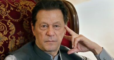 L’ex premier pakistano Imran Khan condannato a 14 anni di carcere – avvocato difensore