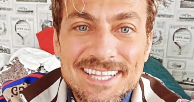 È morto Paul Danan, l’attore doveva comparire in tribunale per possesso di cocaina e cannabis. Era la stella della soap opera per ragazzi “Hollyoaks”