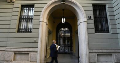 Le Borse di oggi, 24 gennaio. Avvio cauto per l’Europa, Mediobanca vende dopo l’offerta e Mps crolla