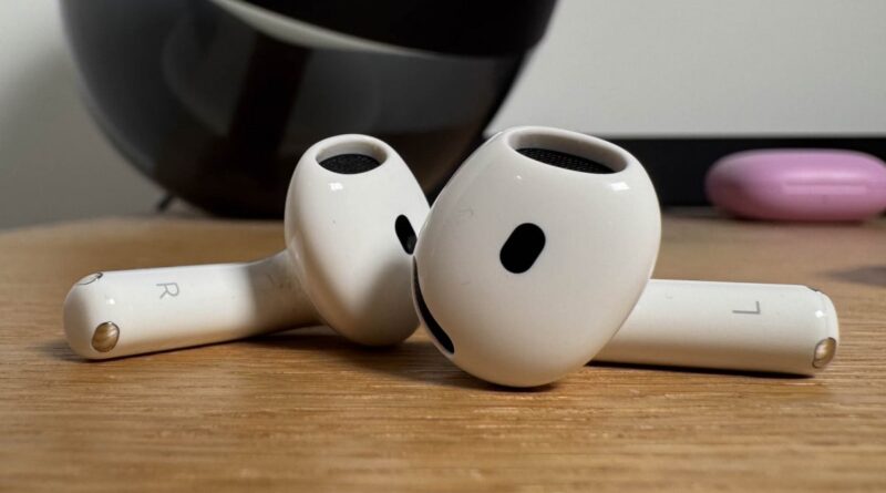 Come aggiornare gli AirPods? Apple pubblica finalmente la guida ufficiale