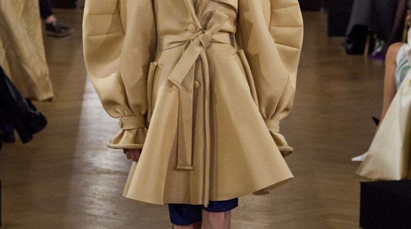 Viktor & Rolf Primavera 2025 Couture