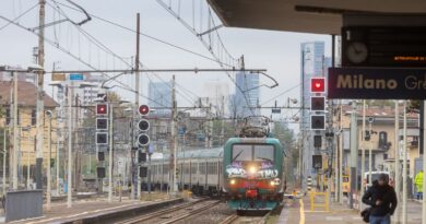 Domani sciopero dei trasporti, stop dei treni regionali in Lombardia e aerei in tutta Italia. Ecco gli orari