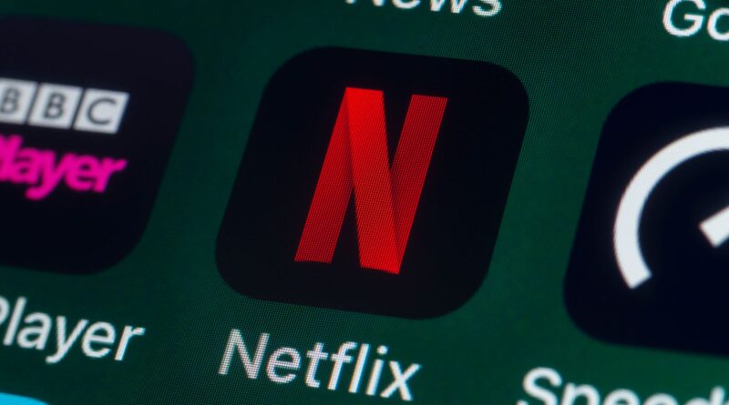 Netflix aumenta i prezzi nel Regno Unito: i clienti sono “frustrati”