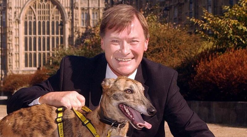 L’assassino del deputato Sir David Amess è stato “allontanato” da Prevent “troppo velocemente”, secondo le conclusioni del riesame