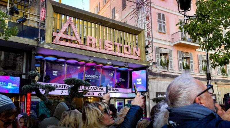 I lustrini di Sanremo nascondono la vera realtà di industria musicale, Rai e cinema