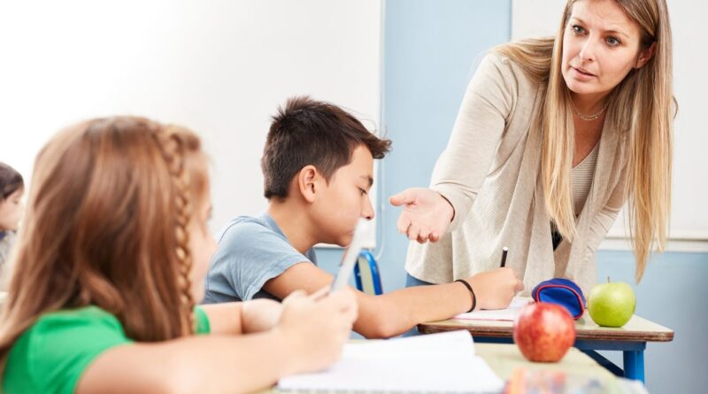 Bambini e cellulare, Garante infanzia: dimostrati rischi per lo sviluppo cognitivo ed emotivo