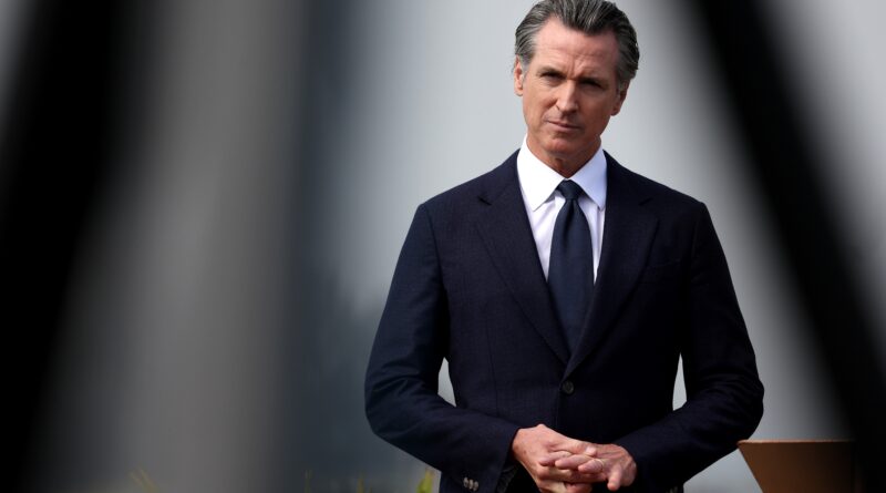 Il governatore della California Gavin Newsom dice che gli atleti transgender che giocano negli sport femminili sono “profondamente ingiusti”