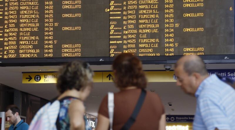 Si fermano treni, aerei e autostrade: cosa c’è da sapere sullo sciopero del 7 e 8 marzo