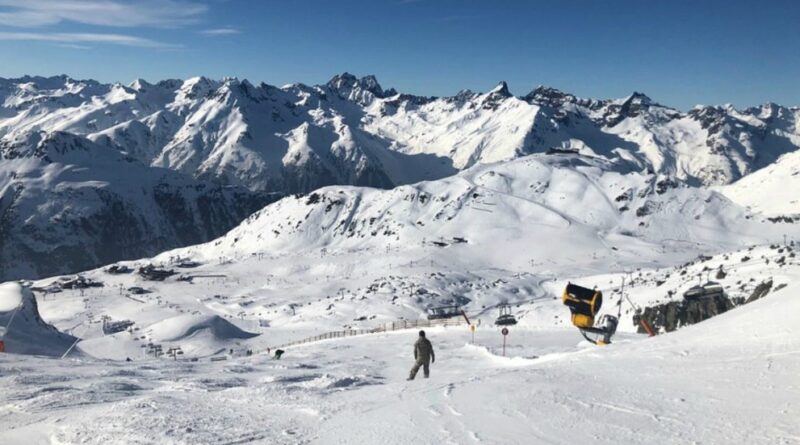 Sciatore 18enne muore sullo Zoncolan prima della gara di SuperG: caduto nel riscaldamento, volo di 70 metri