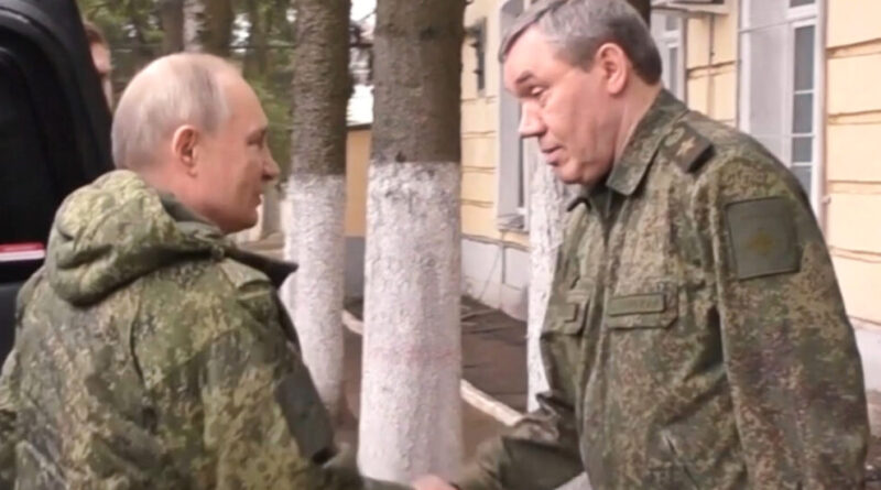 Putin (in mimetica militare) fa visita ai soldati nel Kursk: “Liberate subito la regione dal nemico”