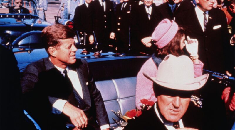 Trump, “uomo di parola”, ordina all’FBI di rilasciare subito altri file su JFK