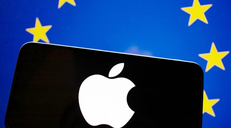 L’UE obbliga Apple ad aprire iOS, ma dà il via libera agli iPhone senza porte