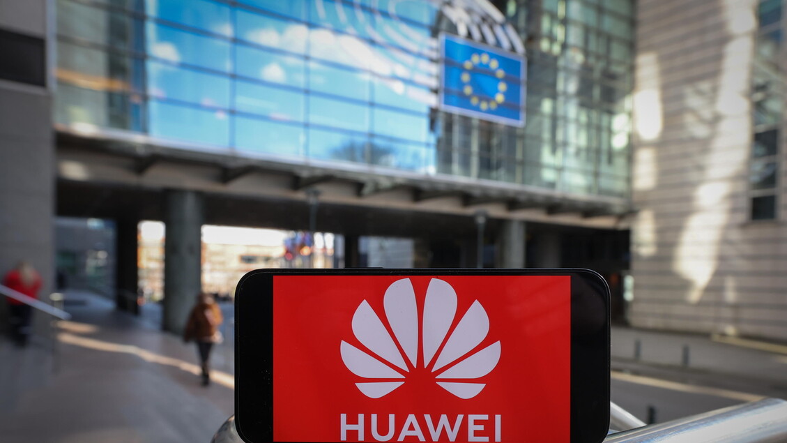 Per la Procura belga ci sono “prove gravi e sufficienti” delle tangenti Huawei